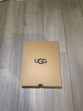 Classic Women’s UGGs Beige