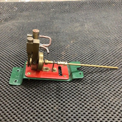 Small live steam marine engine - small,