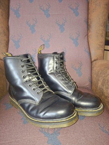 Martens black boots size - black,