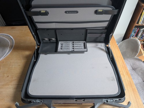 Samsonite hard case - samsonite,