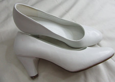 Graceland Size 6 - White Faux