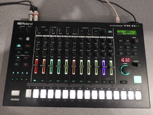 Roland rhythm performer - rhythm, tr-8s
