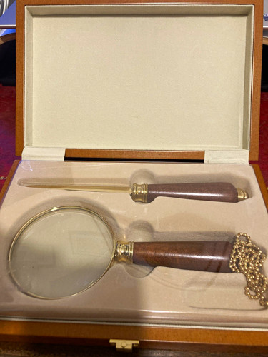 Handheld magnifying glass - glass, &
