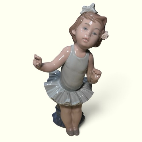 Lladro little ballet girl - lladro,