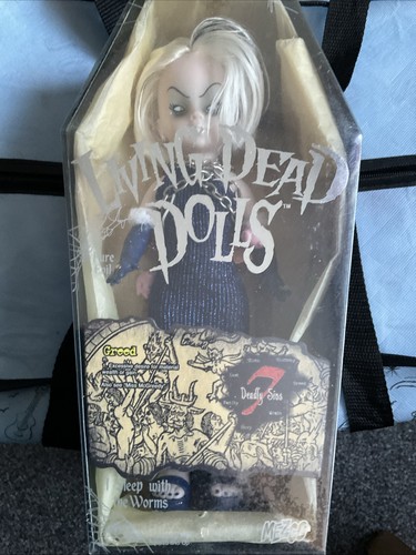 Living dead doll - living,