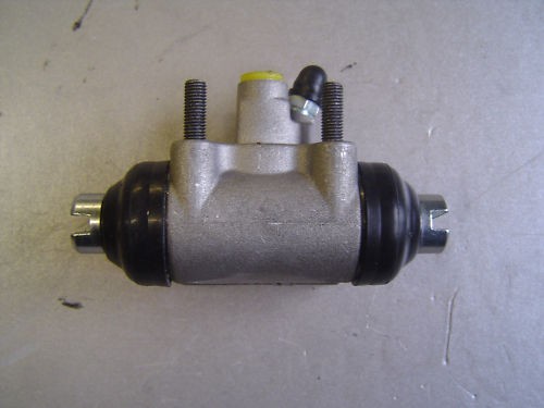 Rover p5b rear wheel - p5b,