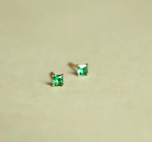 Tiny square cut emerald stud - tiny,
