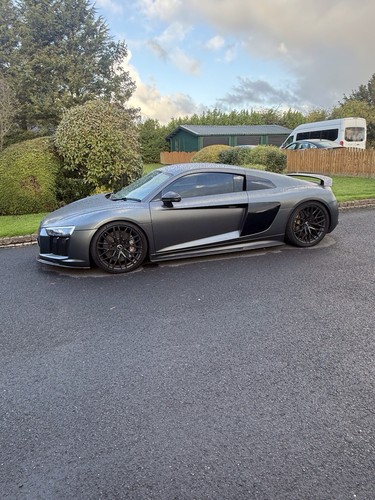 Audi v10 fsi plus - r8,