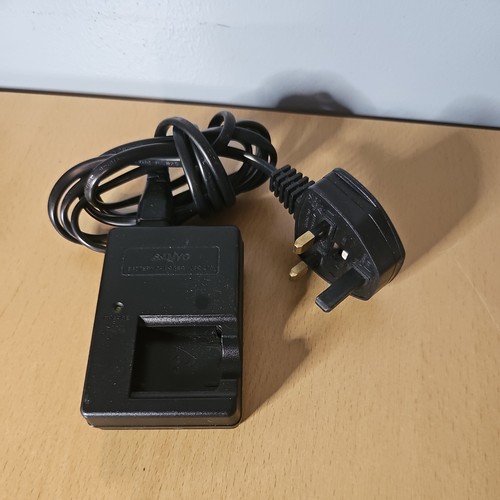 Sanyo var l70 - battery, charger