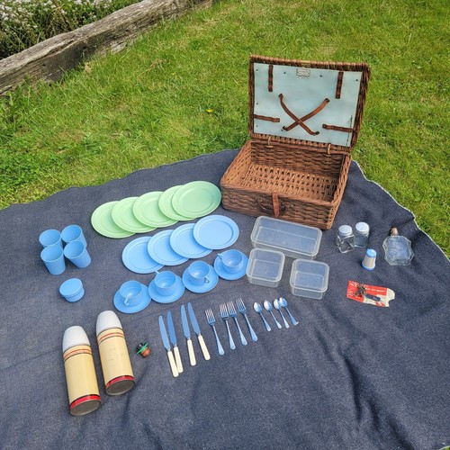 Coracle army navy - coracle,