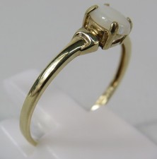 9K Yellow Gold Genuine Opal Solitaire Ring UK Size P 9Ct Excellent Condition