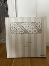 9 packs - Laura Ashley Mr