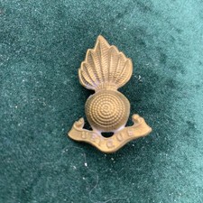 Royal Artillery "Ubique"  - British Military Army Collar Badge