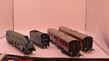 Hornby Golden Fleece A3