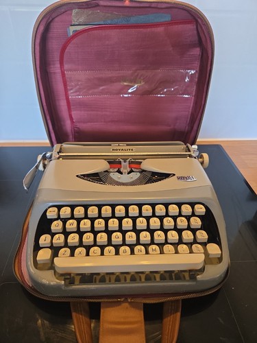 Vintage 1950s royal royalite - vintage,