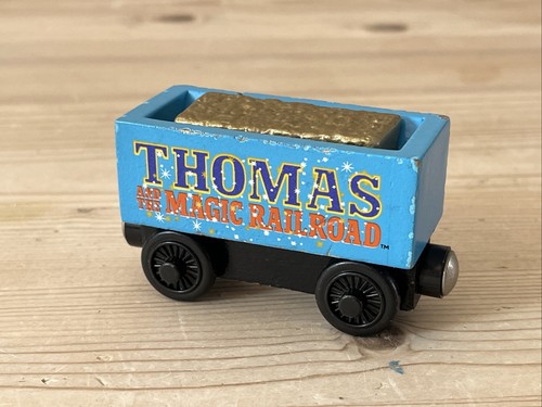 Thomas 2000 gold car - car/movie,