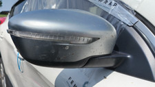 2015 NISSAN QASHQAI DRIVERS SIDE FRONT RIGHT WING MIRROR - SILVER