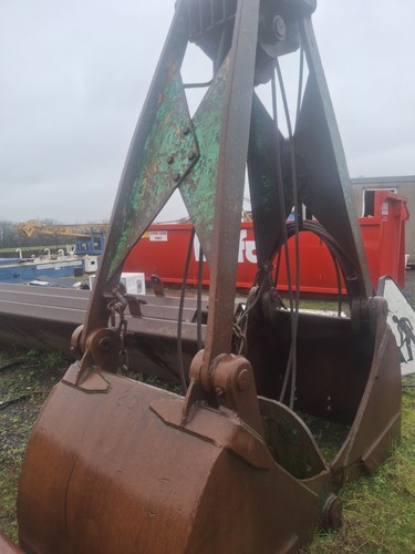 Priestman clam shell - priestman, bucket