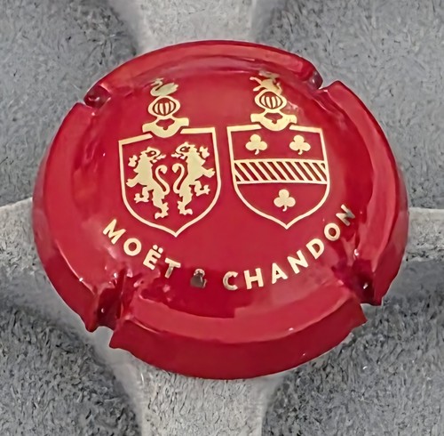 Moet chandon red and - &,