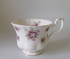 ROYAL ALBERT SWEET VIOLETS TEA