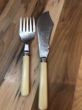 Beautiful Victorian Pair Of Epns Fish Servers- Maleham & Yeomans