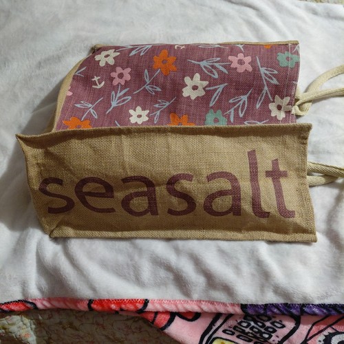 Floral patterned seasalt - floral,