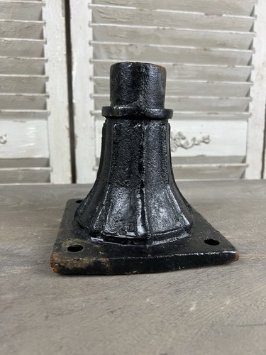 Lantern base post - post,