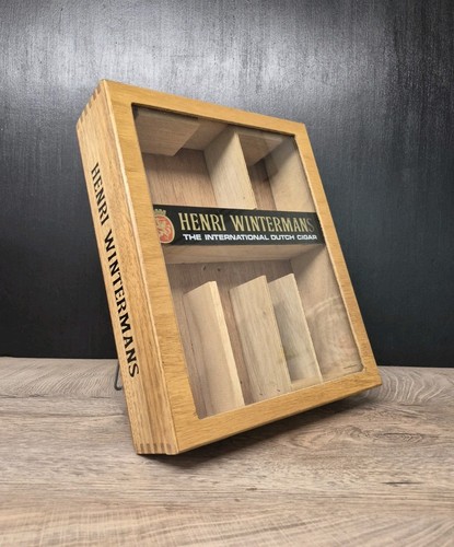 Vintage cigar display - display, case