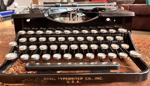 Vintage royal model - model, p
