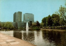 The Water Gardens & New Hemel Hempstead : Vintage Postcard