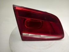 VOLKSWAGEN PASSAT Tail Light