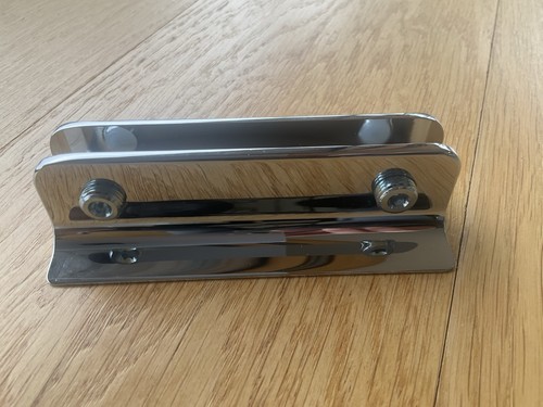 Glass shelf clamp - shelf,