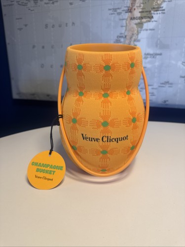 Veuve clicquot champagne - clicquot,