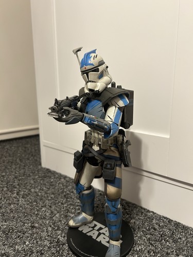 Side show collectibles 6th - show,