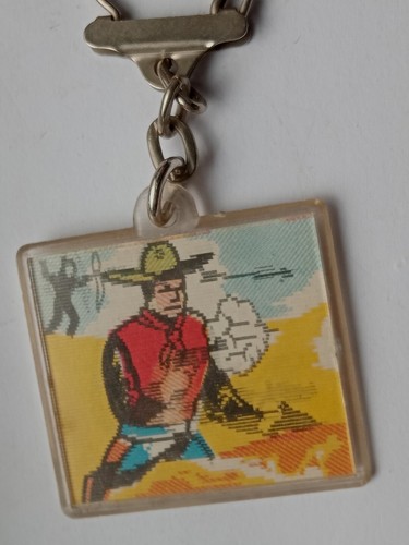 Vintage retro keyring - vintage,
