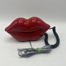 Red Hot Lips Telephone : Model