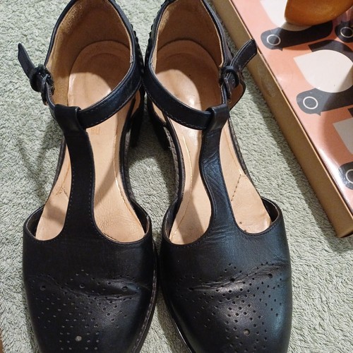 Clarks black leather mary - black,