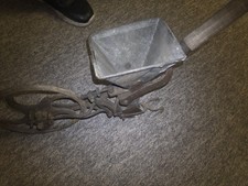 one handed vintage seeder good