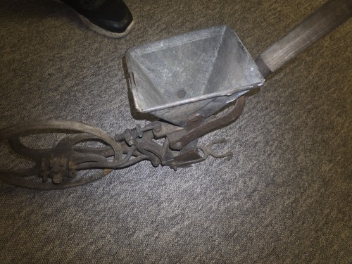 One handed vintage seeder - one,
