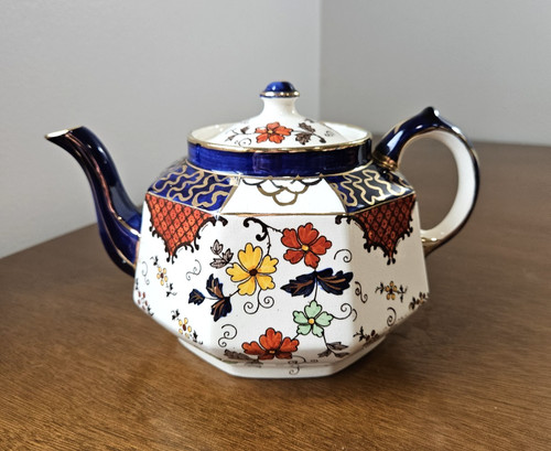 Rare vintage teapot - rare, royal