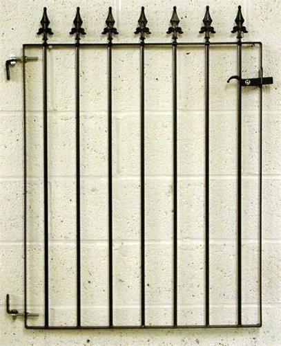 Spear top gate - top, saxon