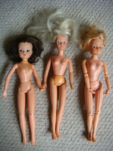 Vintage sindy dolls - x,