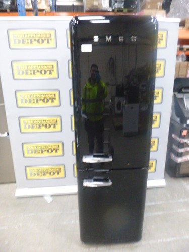 Smeg fridge freezer - fridge,