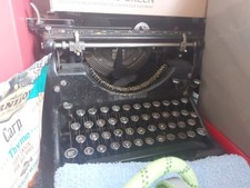 Underwood 5 Typewriter Good