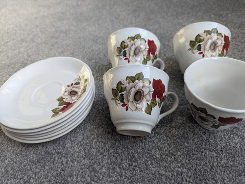 Four tams ware - four,
