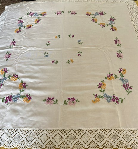 Vintage hand embroidered linen - vintage,