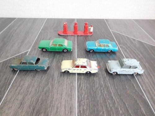 Matchbox esso petrol pumps and - matchbox,