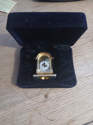 Tempus fugit miniature - fugit,