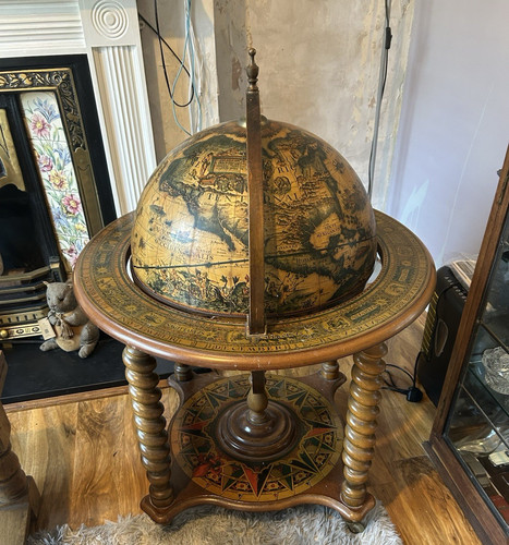 Vintage globe bar cabinet - globe,
