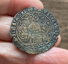 FRANCE. 14TH CENTURY BRASS JETTON. KING SEATED.